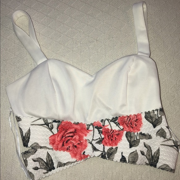 Crop top - Picture 2 of 4